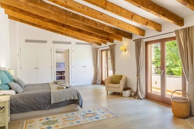 Villa (4 Bedrooms)