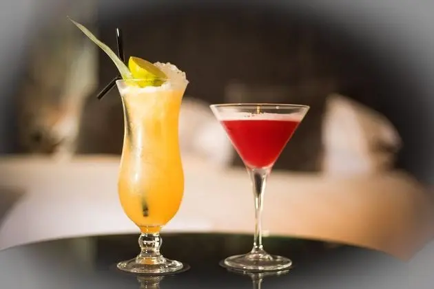 Club Tek Büyük Yataklı Oda