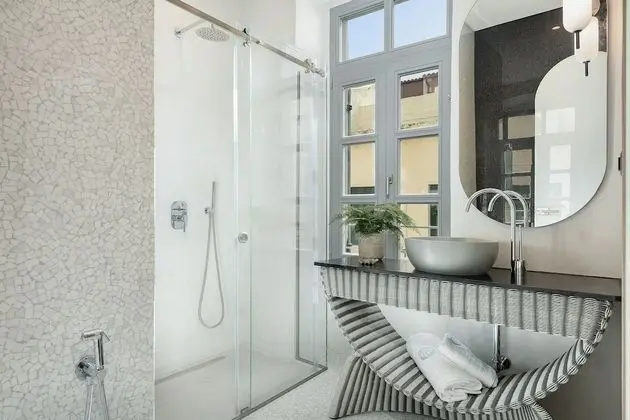 Deluxe Tek Büyük Yataklı Oda, Balkon, Şehir Manzaralı