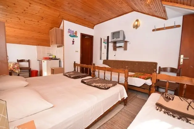 Studio Apartment with Sea View (4 People)