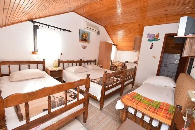 Studio Apartment with Sea View (4 People)