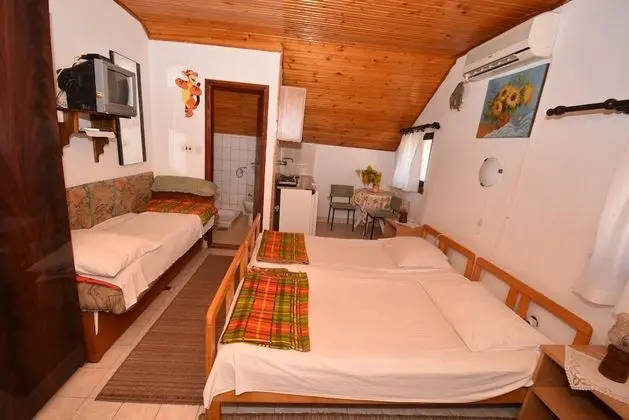 Studio Apartment with Sea View (4 People)