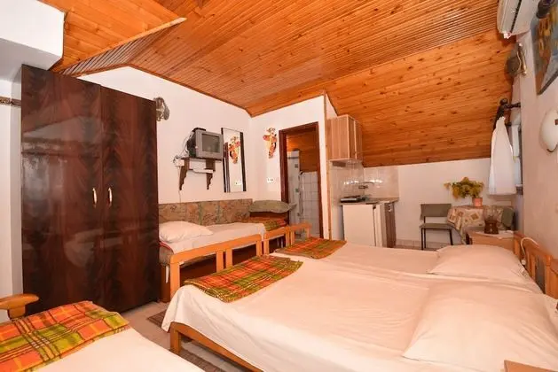 Studio Apartment with Sea View (4 People)