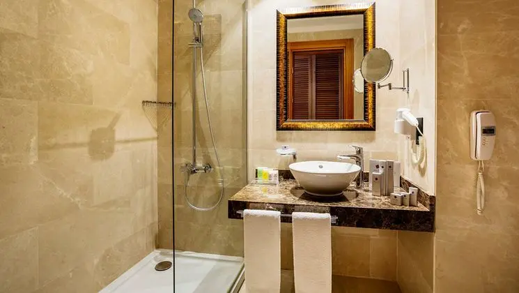 DENIZ MANZARALI STANDART OTEL ODASI