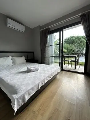 Premium Tek Büyük Yataklı Oda