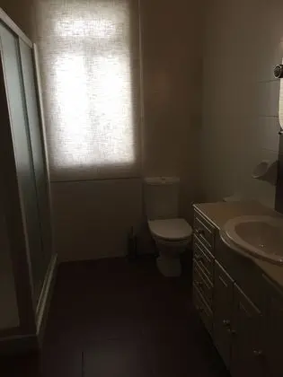Tek Büyük Yataklı Oda, Ortak Banyo