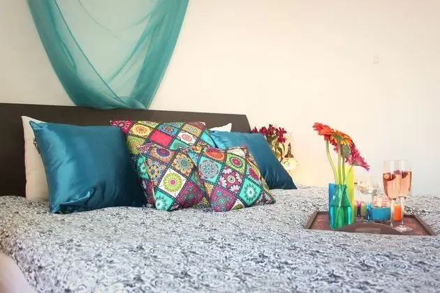 Comfort Tek Büyük Yataklı Oda, Balkon, Bahçe Manzaralı (King)