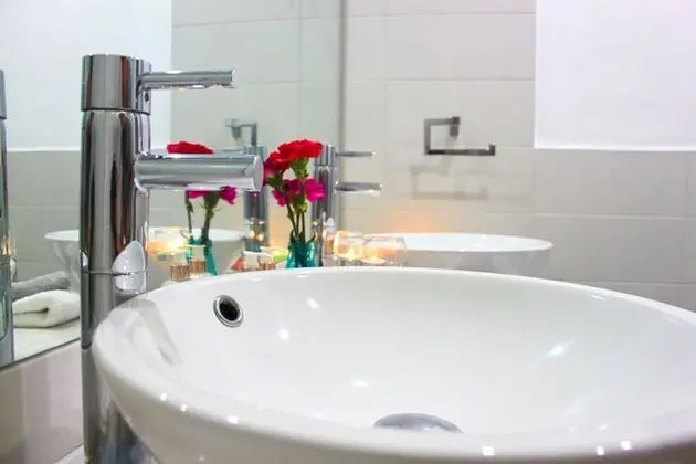 Comfort Tek Büyük Yataklı Oda, Balkon, Bahçe Manzaralı (King)
