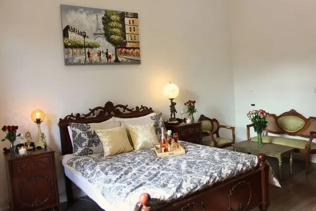 Deluxe Tek Büyük Yataklı Oda, Ortak Banyo (Balcony)