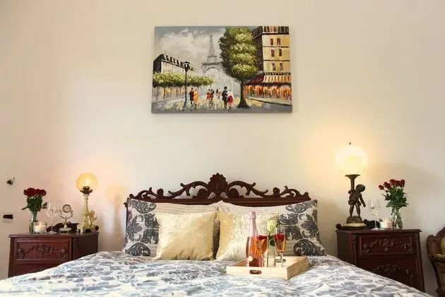 Deluxe Tek Büyük Yataklı Oda, Ortak Banyo (Balcony)