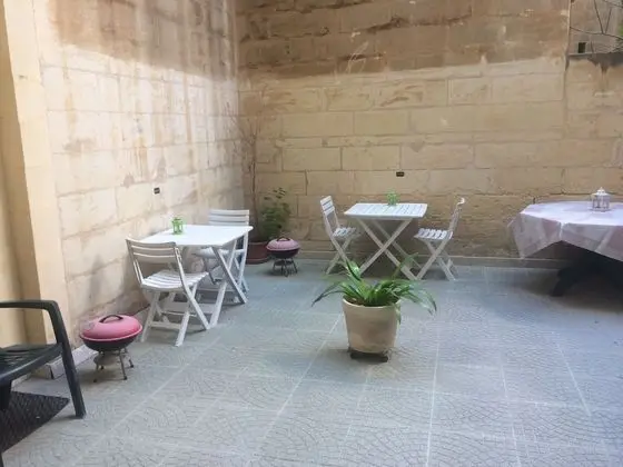 Standard Oda, 1 Büyük (Queen) Boy Yatak, Banyolu/Duşlu (MALTA)