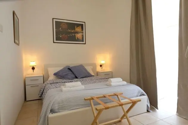 Tek Büyük Yataklı Oda, Veranda