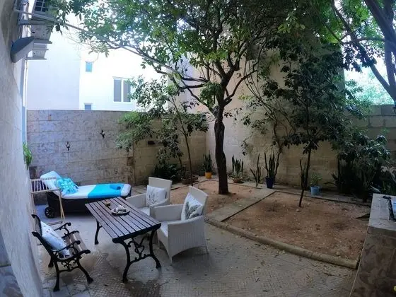 Tek Büyük Yataklı Oda, Veranda