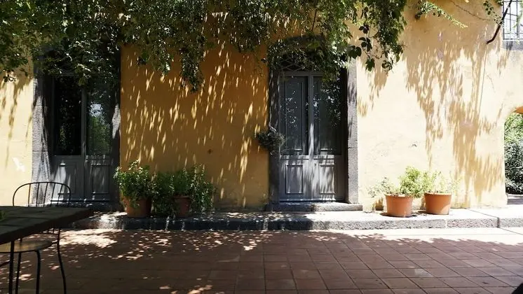 Standard Tek Büyük veya İki Ayrı Yataklı Oda, 1 Yatak Odası, Avlu Manzaralı