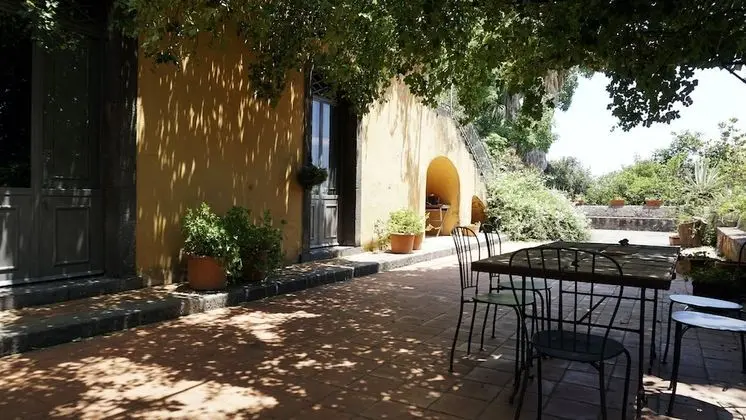 Standard Tek Büyük Yataklı Oda, Avlu Manzaralı