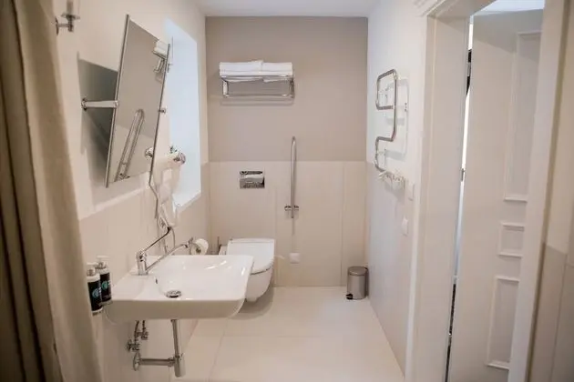 Comfort Tek Büyük Yataklı Oda