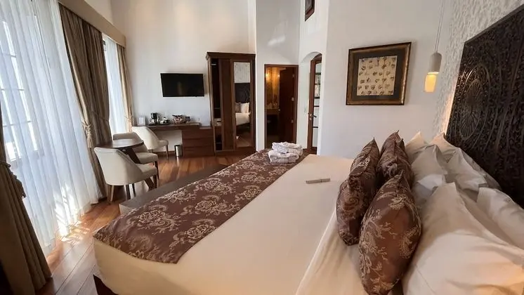 Luxury Süit, Balkon, Şehir Manzaralı
