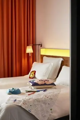 İki Ayrı Yataklı Oda, 2 Tek Kişilik Yatak (Medium Mama)