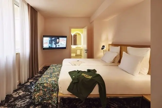 Tek Büyük Yataklı Oda, 1 Çift Kişilik Yatak (Large Mama)