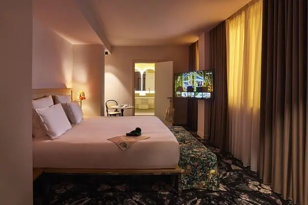 Tek Büyük Yataklı Oda, 1 Çift Kişilik Yatak (Large Mama)