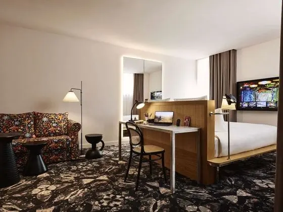 Üç Kişilik Oda, 1 Çift Kişilik Yatak ve Çekyat (Large Mama)