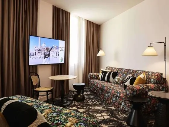 Üç Kişilik Oda, 1 Çift Kişilik Yatak ve Çekyat (Large Mama)