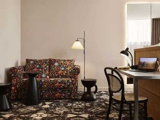 Üç Kişilik Oda, 1 Çift Kişilik Yatak ve Çekyat (Large Mama)