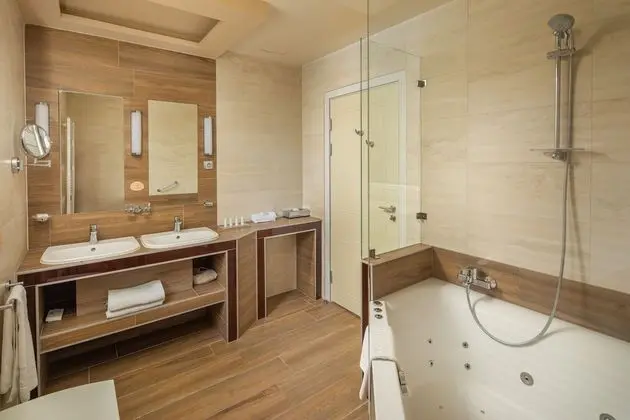 Ambassador Suite