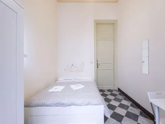 Standard Tek Büyük Yataklı Oda, Ortak Banyo