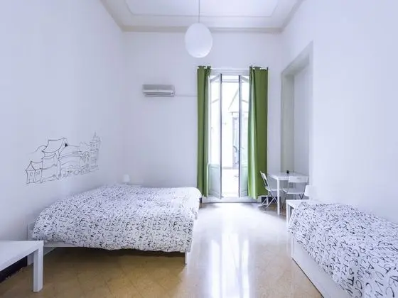 Standard Tek Büyük Yataklı Oda, Ortak Banyo