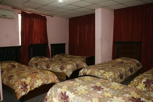 Üç Kişilik Oda