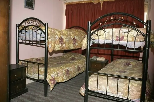 Üç Kişilik Oda