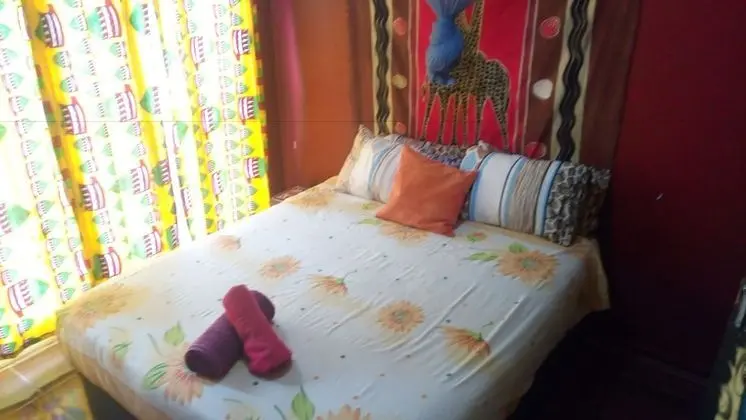Tek Büyük Yataklı Oda, Ortak Banyo