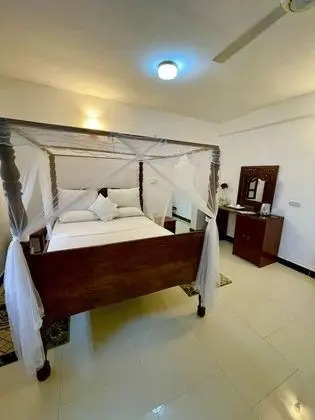 Traditional Tek Büyük Yataklı Oda