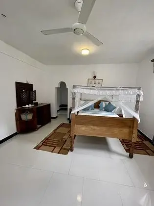 Traditional Tek Büyük Yataklı Oda