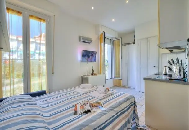 Standard Stüdyo (Mameli 42 450mt From The Sea)