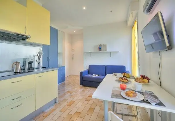 Standard Stüdyo (Mameli 42 450mt From The Sea)