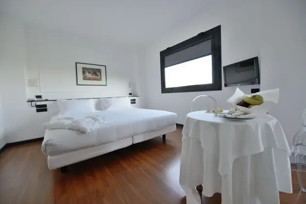 Junior Süit, 1 Büyük (Queen) Boy Yatak, Tepe Manzaralı (Spa Access)