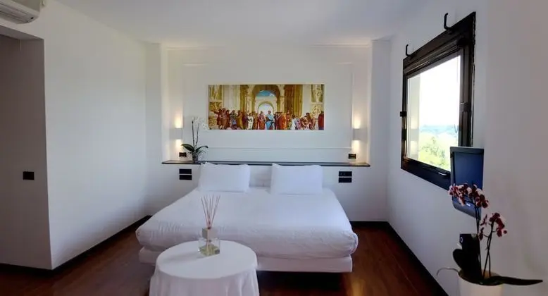 Junior Üç Kişilik Oda, Birden Çok Yatak, 2 Banyolu, Tepe Manzaralı