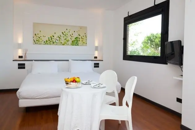 Junior Üç Kişilik Oda, Birden Çok Yatak, 2 Banyolu, Tepe Manzaralı