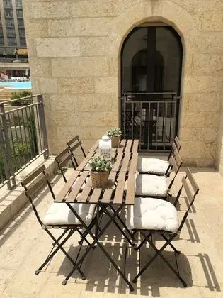 Classic Çatı Katı Süiti (Penthouse), 2 Yatak Odası, Bahçe Manzaralı, Bahçeli