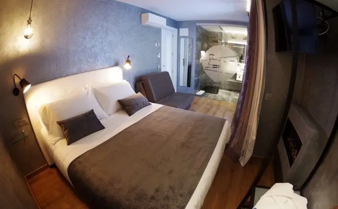 Deluxe Tek Büyük Yataklı Oda