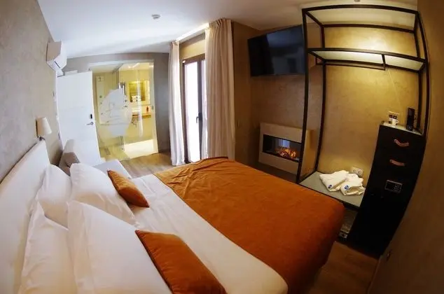 Deluxe Tek Büyük Yataklı Oda