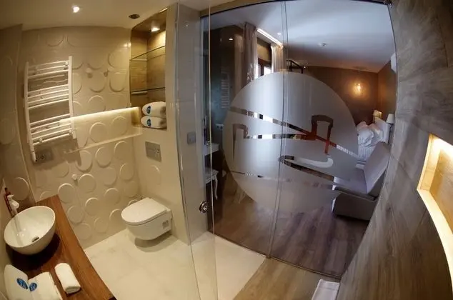 Deluxe Tek Büyük Yataklı Oda