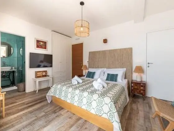 Tek Büyük Yataklı Oda (Double Room with Sea View 2)