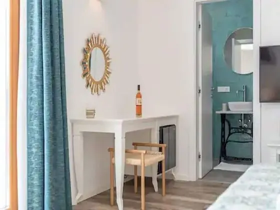 Tek Büyük Yataklı Oda (Double Room with Sea View 2)