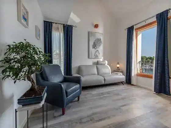 Tek Büyük Yataklı Oda (Double Room with Sea View 4)