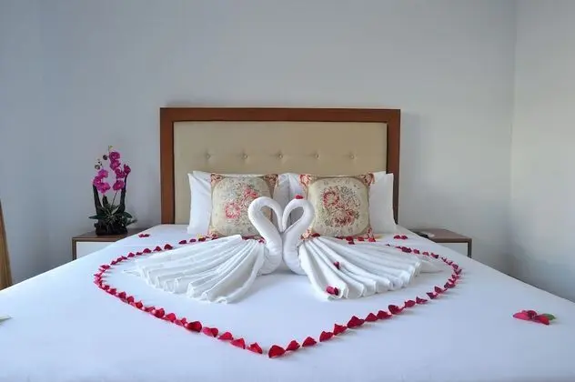 Deluxe King Bed