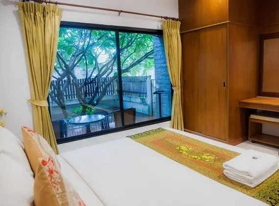 Deluxe King Bed