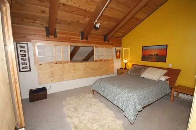 2-Bedroom Condo Near Ski Lifts